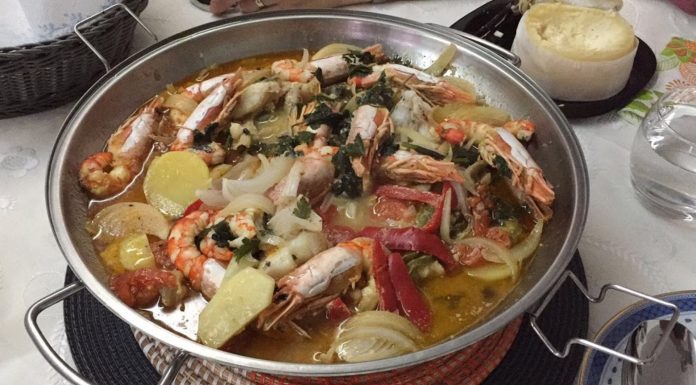 Cataplana Com Carne de Porco, Ameijoas e Camarão
